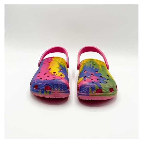 Crocs Classic Tie Dye Graphic Clogs Shoes in Electric Pink Multi - Picture 2 of 9